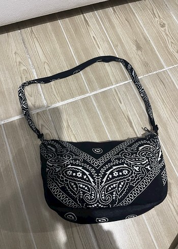 Siyah Bandana Desenli Çanta - Görsel 6