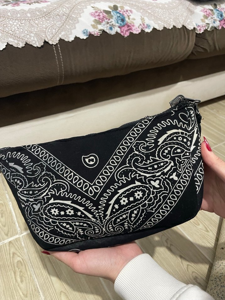 Siyah Bandana Desenli Çanta - Görsel 4