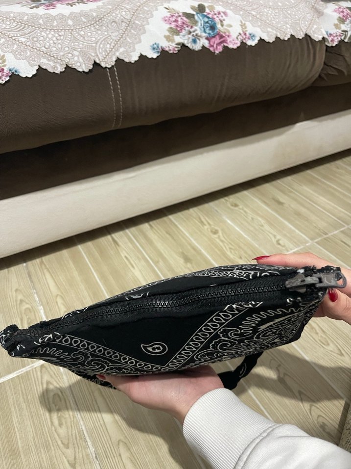 Siyah Bandana Desenli Çanta - Görsel 5