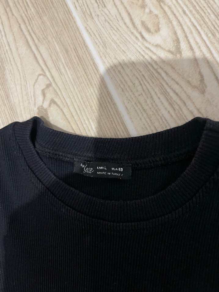 Siyah Kısa Kollu Kadın crop - Görsel 2