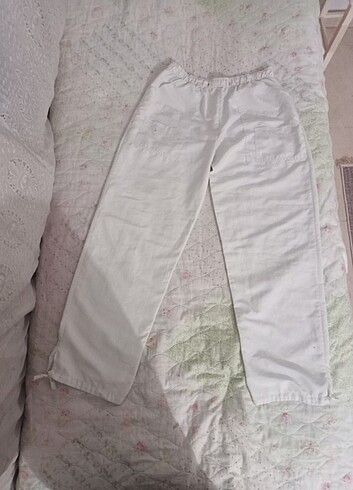 Beyaz paraşüt pantalon