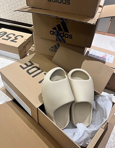 Adidas Yeezy Slide