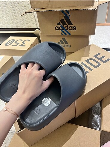 Adidas Yeezy Slide