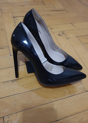 Siyah stiletto 