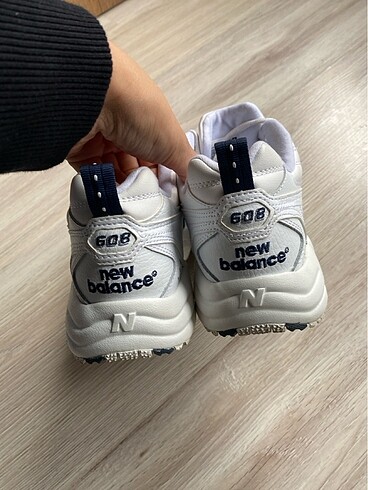 38,5 Beden beyaz Renk New balance 608