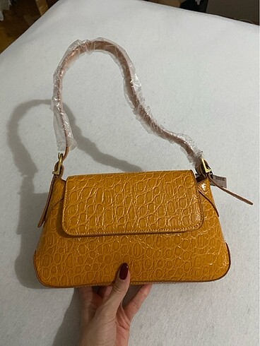 Mango kol çantası