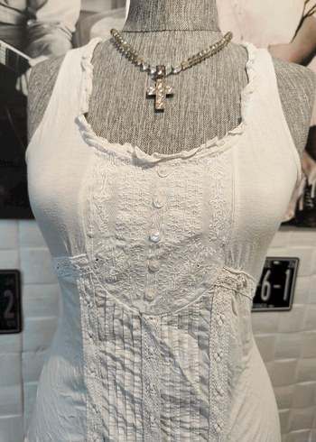 Dantel Detaylı Nakışlı Straplez Bluz - Görsel 3