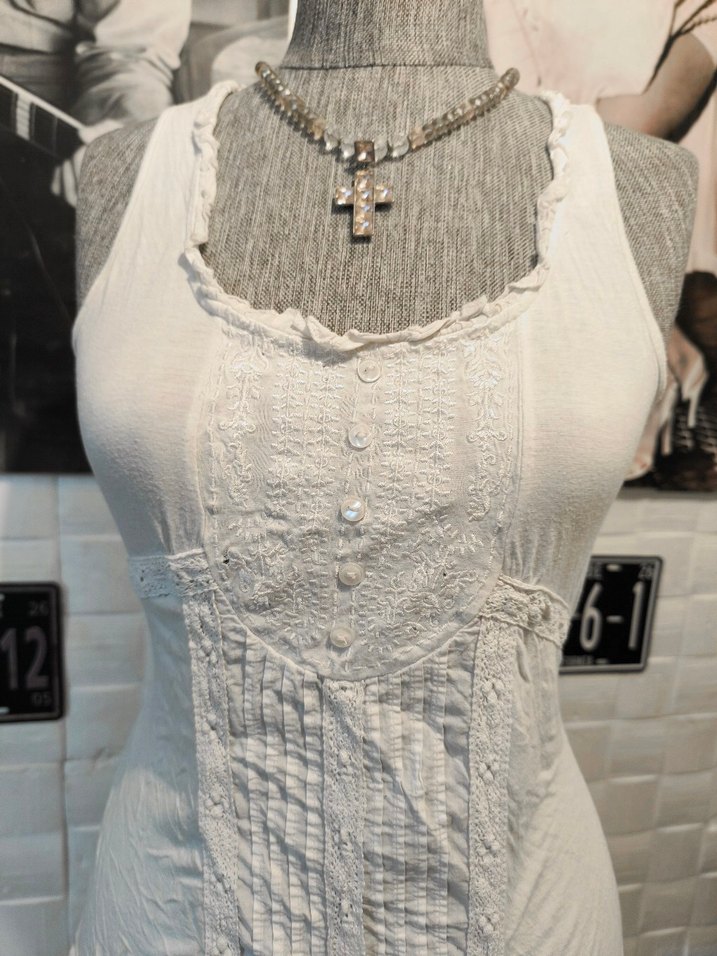 Dantel Detaylı Nakışlı Straplez Bluz - Görsel 3