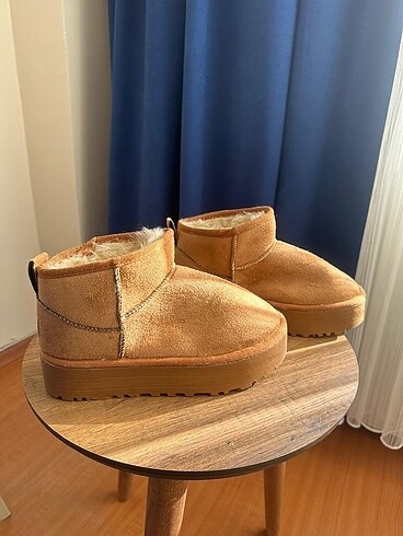 Ugg platform taba