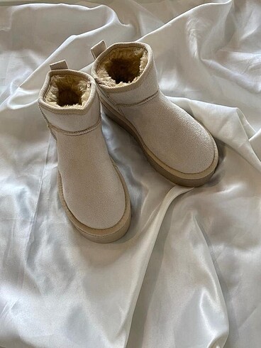 Ugg platform