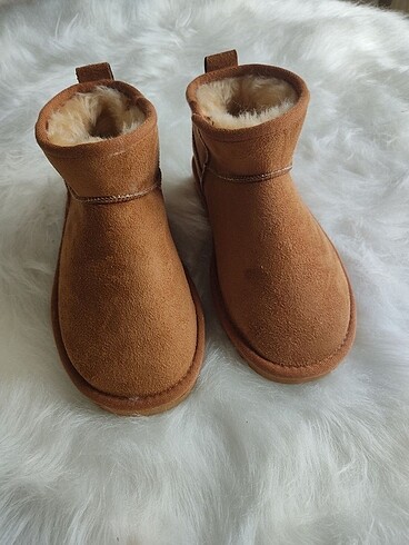 Ugg Ugg bot