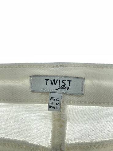 40 Beden beyaz Renk Twist Jean / Kot %70 İndirimli.