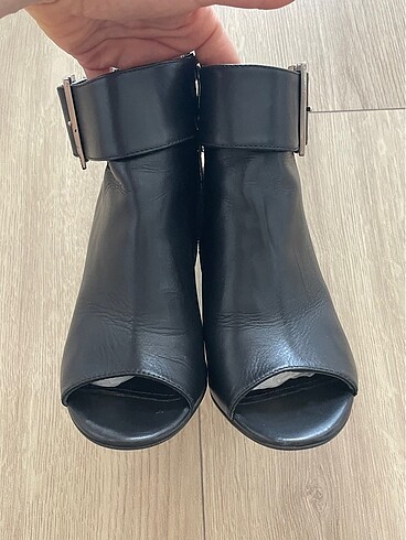 36 Beden Sofia Baldi, 36 numara