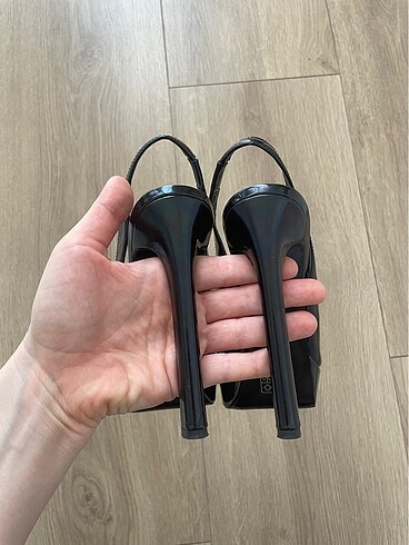 35 Beden Rugan stiletto, 35 beden