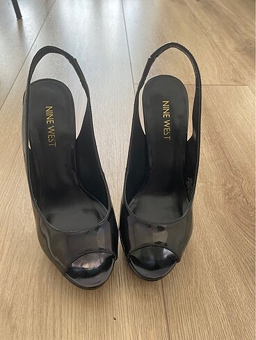 Rugan stiletto, 35 beden