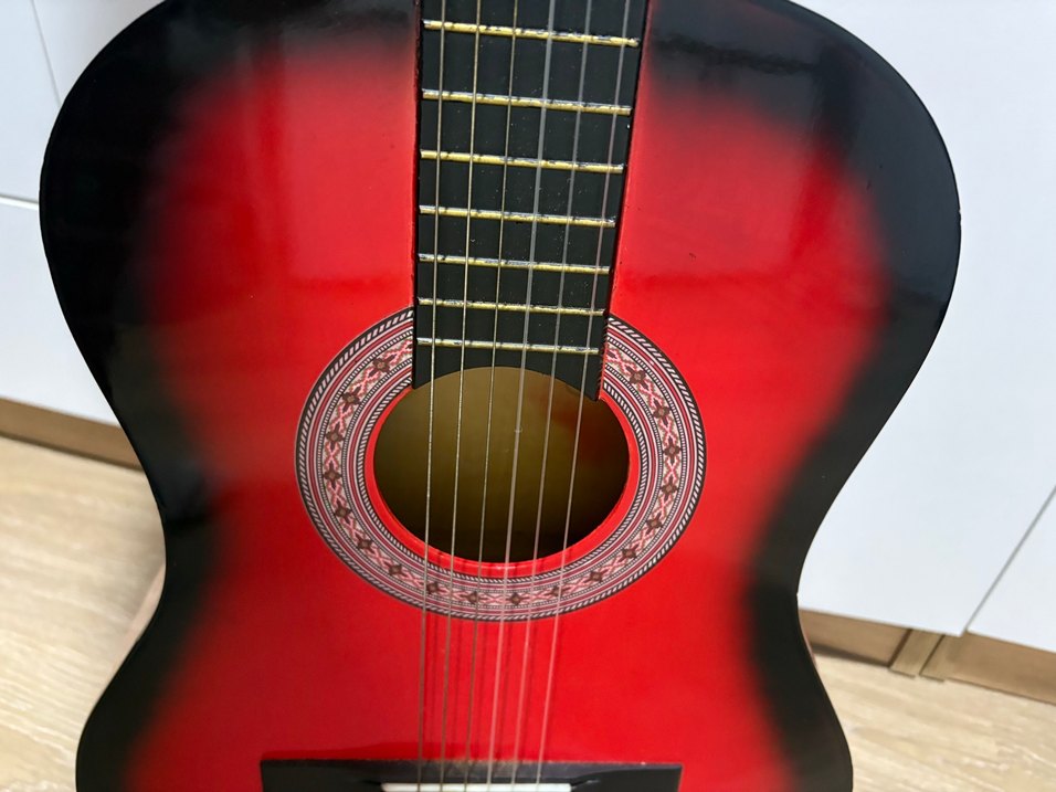 Kırmızı Klasik Gitar - Görsel 3