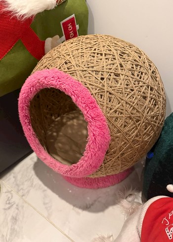 Pembe Kenarlı Hasır Kedi Yuvası - Görsel 2