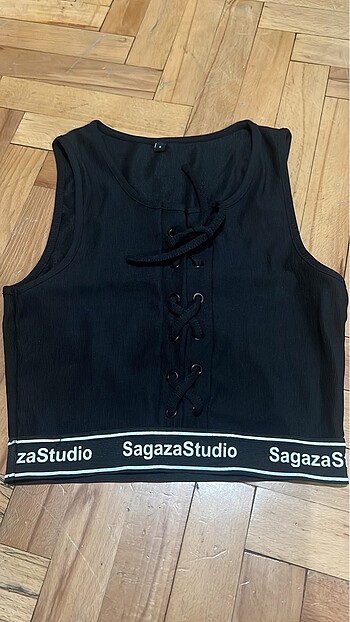 Sagaza studio crop