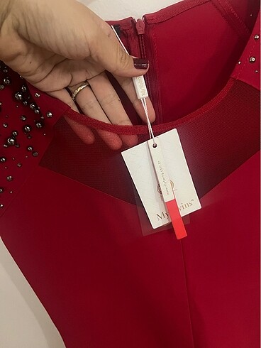 Kırmızı abiye elbise - Görsel 3