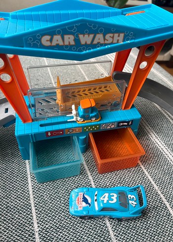 Mattel Cars Dinoco Araba Yıkama Oyun Seti GTK91 - Görsel 5