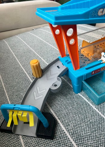 Mattel Cars Dinoco Araba Yıkama Oyun Seti GTK91 - Görsel 6