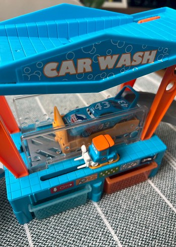 Mattel Cars Dinoco Araba Yıkama Oyun Seti GTK91 - Görsel 4