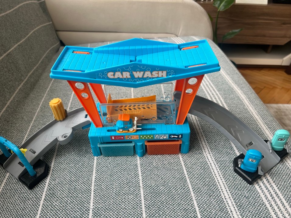 Mattel Cars Dinoco Araba Yıkama Oyun Seti GTK91 - Görsel 3