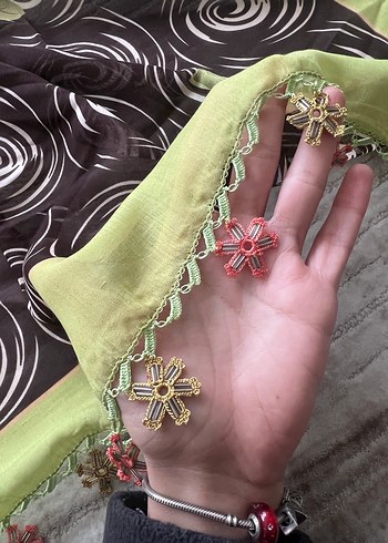 Çiçek Desenli Kadın Fular - Görsel 3