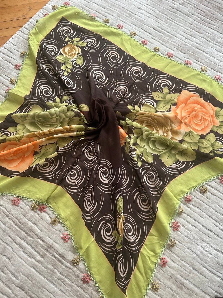 Çiçek Desenli Kadın Fular - Görsel 2