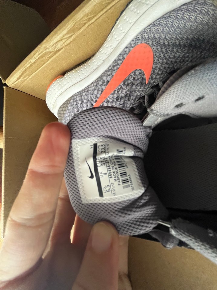 Gri Nike Spor Ayakkabı Kadınlar için - Görsel 3