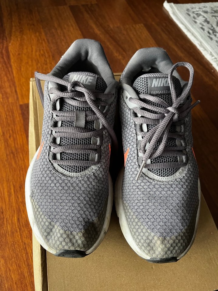 Gri Nike Spor Ayakkabı Kadınlar için - Görsel 2