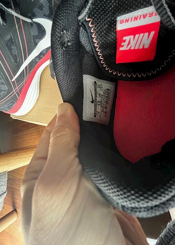 Nike Siyah Desenli Bağcıklı Kadın Spor Ayakkabı