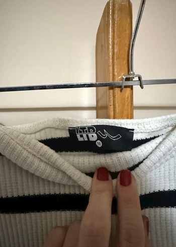 Çizgili Beyaz Uzun Straplez Elbise - Görsel 3