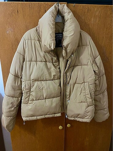 STRADIVARIUS KADIN 36/S BEDEN SU GEÇİRMEZ ŞİŞME MONT