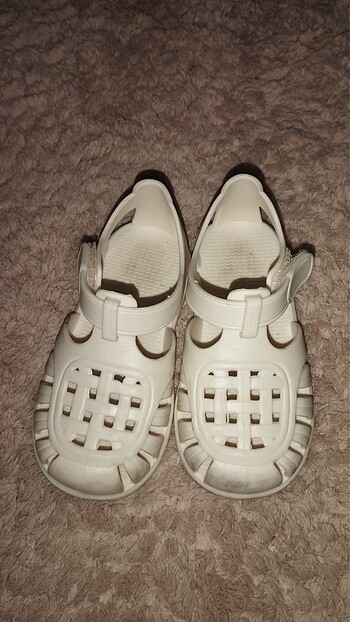 LC WAIKIKI KIZ BEBEK 22 NUMARA BEJ RENGİ SANDALET