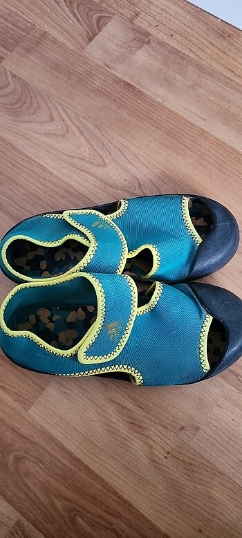 33 Beden turkuaz Renk Orijinal Adidas erkek çocuk sandalet 
