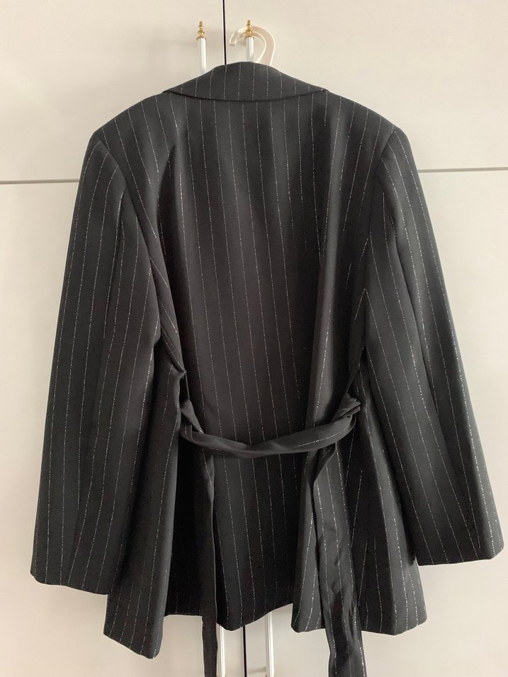 Kadın Siyah Çizgili Kuşaklı Blazer Takım - Görsel 2