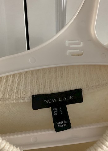 Beyaz V Yakalı Örgü Kadın Kazak - Görsel 2