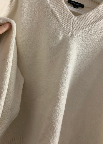 Beyaz V Yakalı Örgü Kadın Kazak - Görsel 3