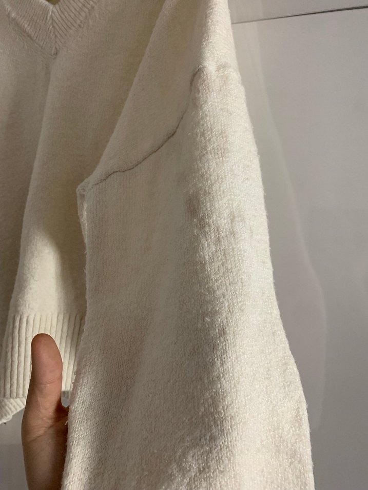 Beyaz V Yakalı Örgü Kadın Kazak - Görsel 4