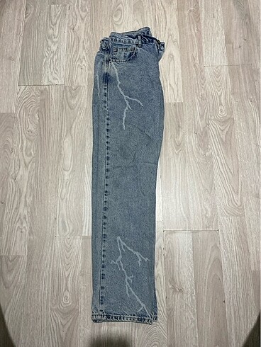 l Beden Şimşek desenli 33 beden kot pantolon