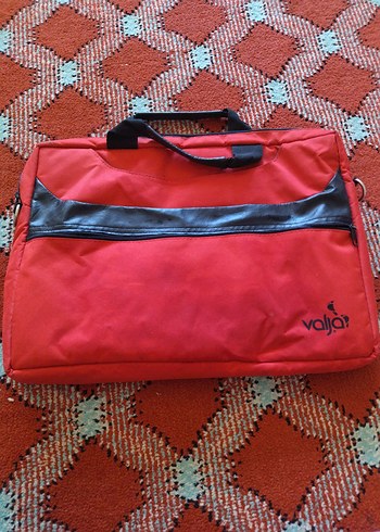 Kadın Kırmızı Fermuarlı Laptop Çantası