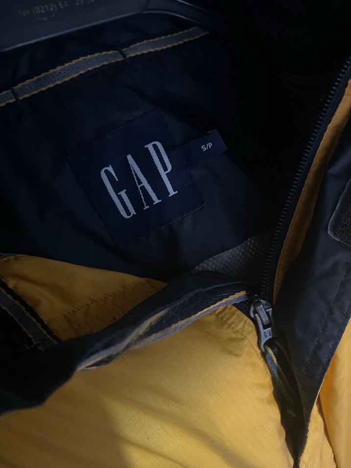 orjinal GAP sarı yağmurluk - Görsel 2