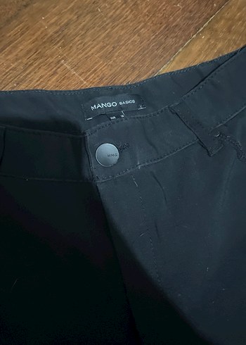 Mango Siyah Dugmeli Kadin Kumas Pantolon