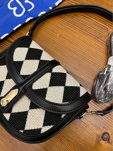Burberry Bessie london çanta