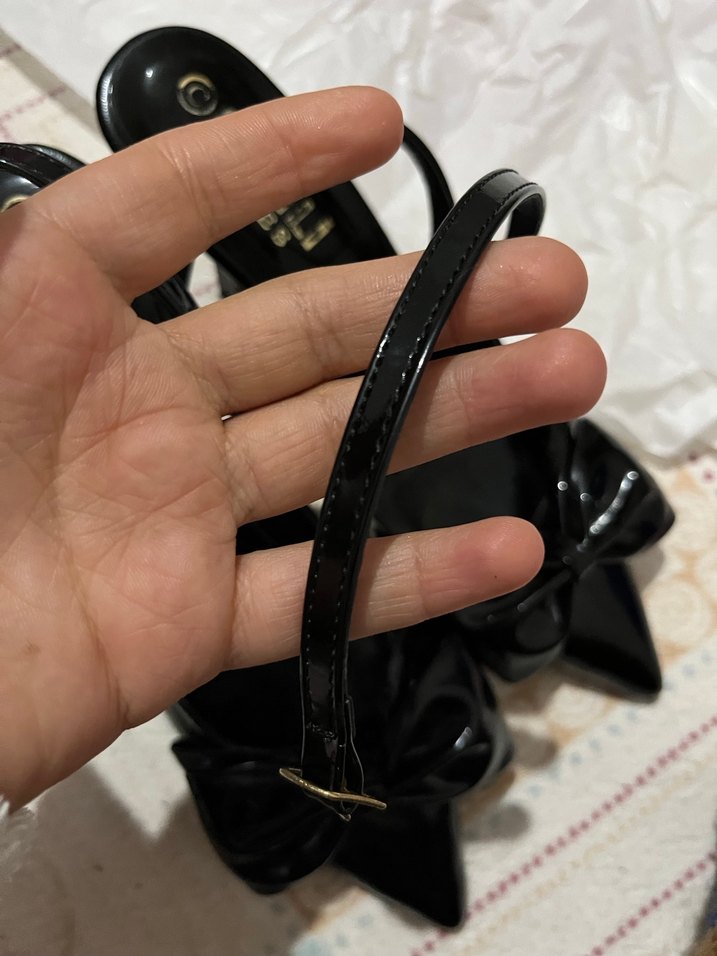 Fiyonklu Siyah  Topuklu Ayakkabı 38 numara ama 37 tam olur - Görsel 3