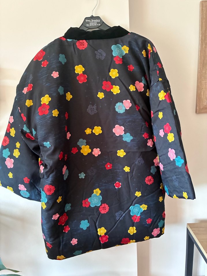 Çiçek Desenli Japon Kimono - Görsel 2