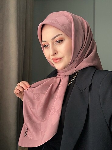 Aker eşarp
