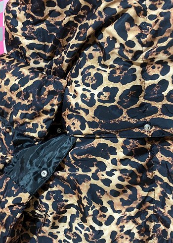 Leopar Desenli Uzun Kadın Mont - Görsel 3