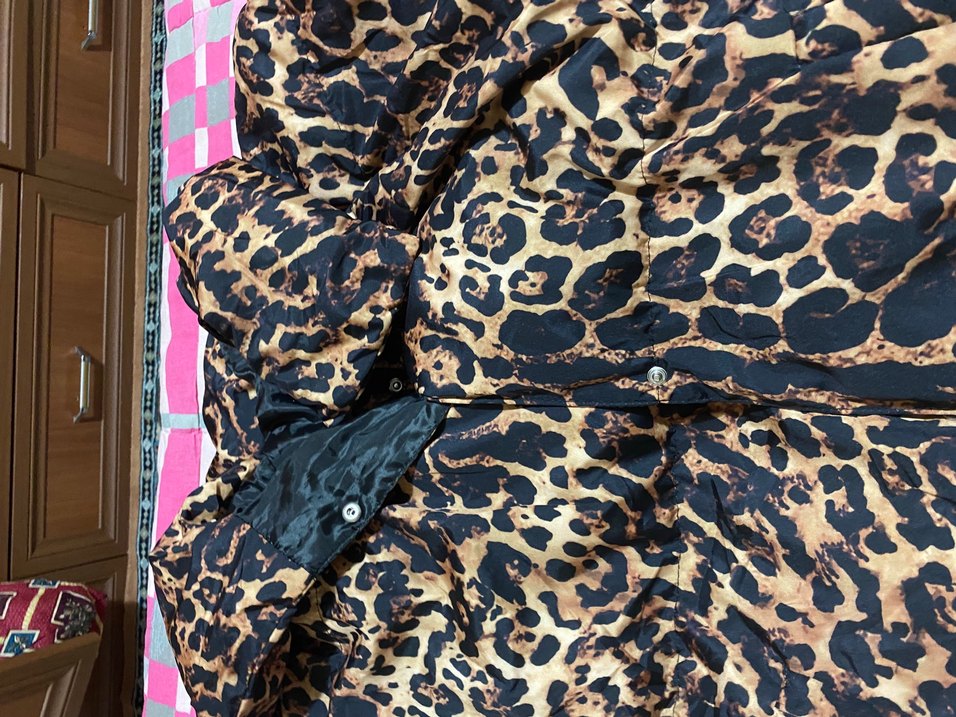 Leopar Desenli Uzun Kadın Mont - Görsel 3